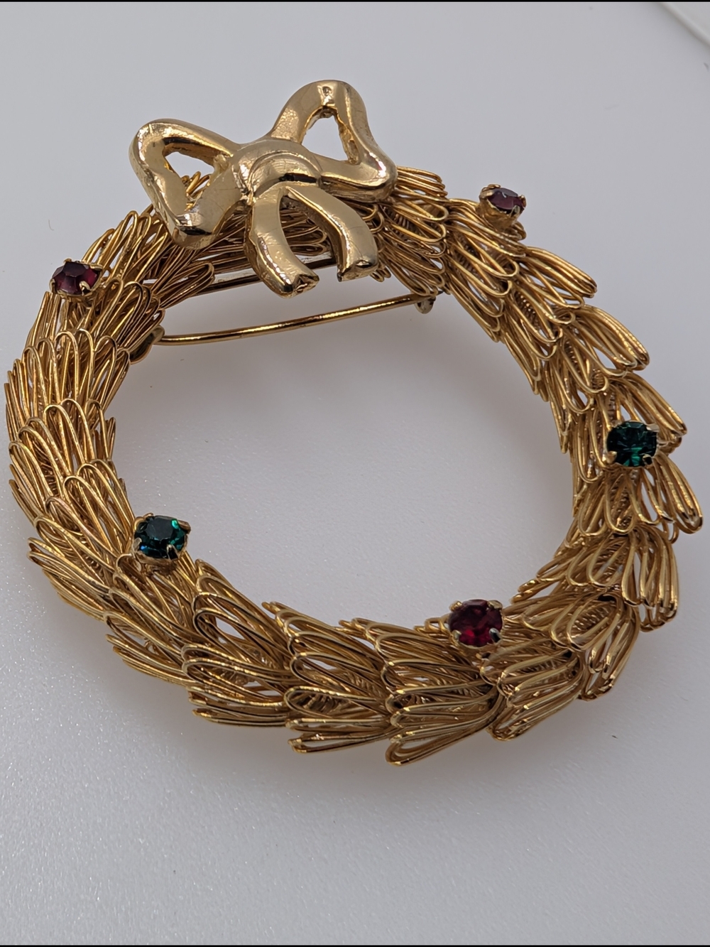 Gold-Tone Wreath Brooch with Green and Red Stones C66